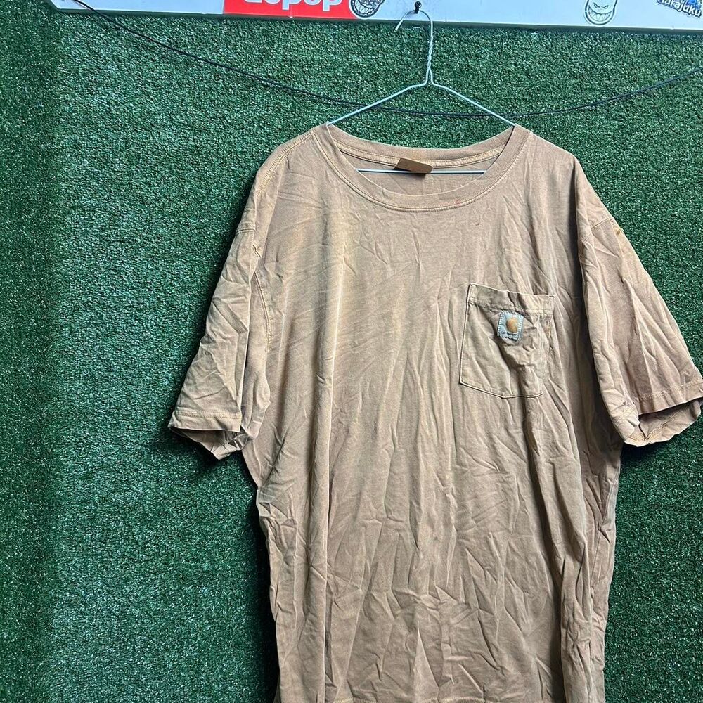 Carhartt Men's Tan and Brown T-shirt